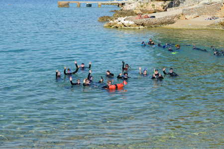 Snorkeling s kopna s morskom biologijom