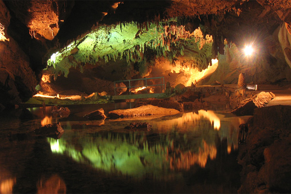 Wandern in Gorski Kotar mit Höhle Vrelo